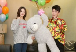 娱乐圈吃瓜背景图,揭秘幕后真相，吃瓜群众围观大戏